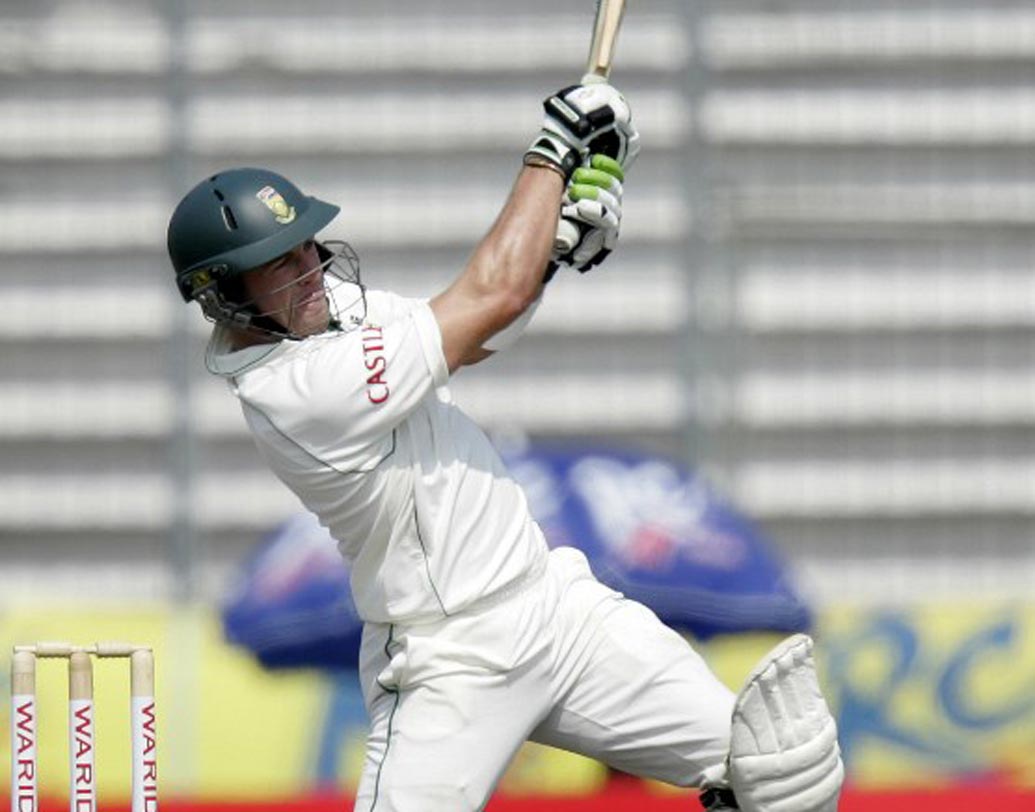 পাকিস্তানের বিরুদ্ধে ২৭৮ নট আউট (আবু ধাবি, ২০১০): পাকিস্তানের বিপক্ষে খেলা ডেভিলিয়ার্সের অপরাজিত ২৭৮ রানের ইনিংস দেওয়ালে পিঠ ঠেকে যাওয়া দক্ষিণ আফ্রিকাকে ম্যাচে ফিরতে সাহায্য করেছিল।