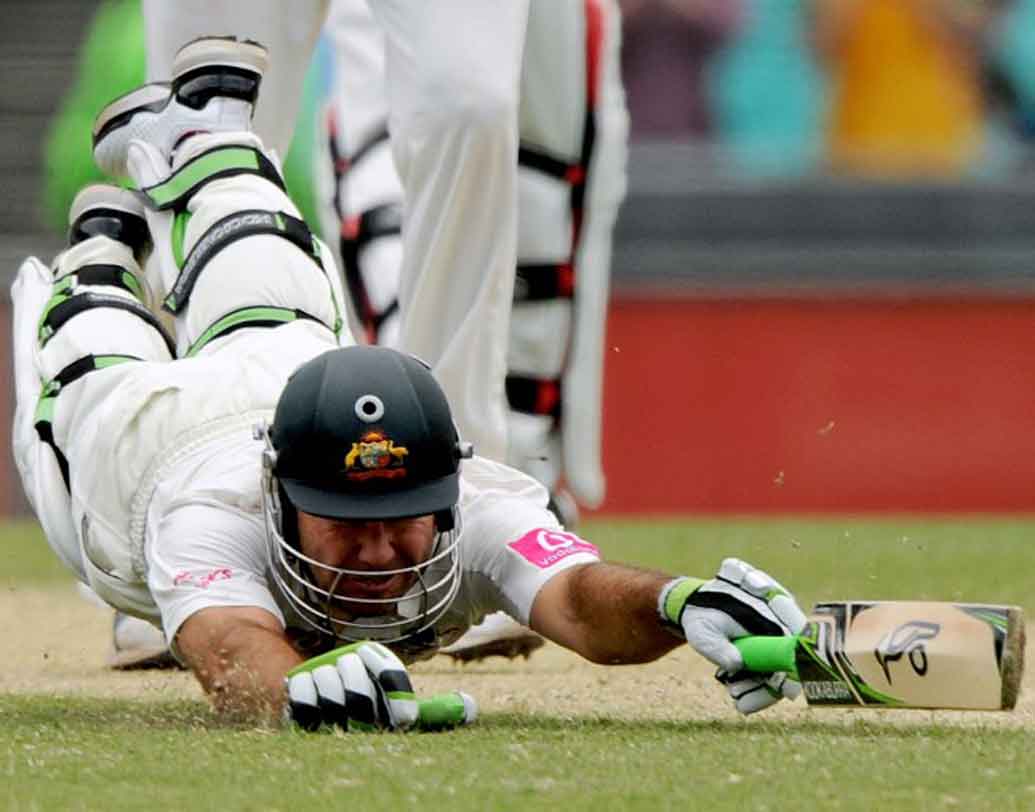 রিকি পন্টিং (সহ অধিনায়ক): বিশ্বকাপ জয়ী এই অজি তারকা ক্রিকেটারও ১৫ বার রান আউট হয়েছেন নিজের কেরিয়ারে।