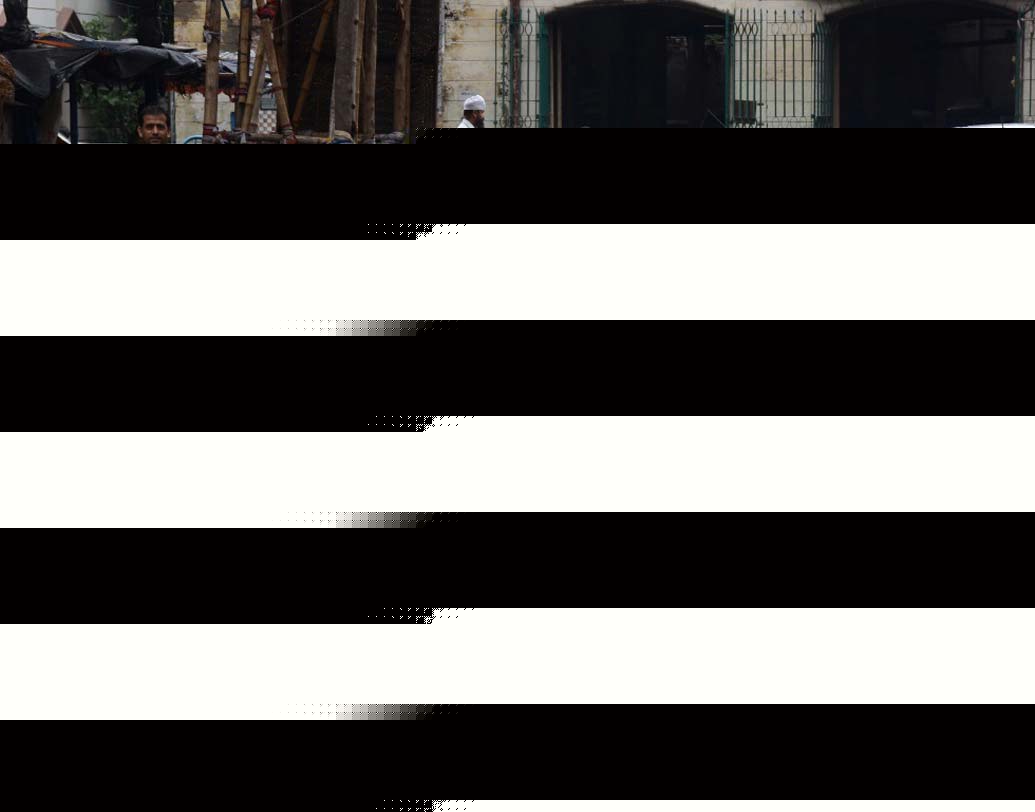 গতকাল সন্ধে ৬টা থেকে আজ সকাল ৭টা পর্যন্ত চেতলায় ৪০ মিলিমিটার, যোধপুরে ৪১ মিলিমিটার, কালিঘাটে ৩৪.২০ মিলিমিটার এবং বেহালায় ৩৪.৮০ মিলিমিটার বৃষ্টি হয়েছে। মহম্মদ আলি পার্কে জল জমার ছবি দেবস্মিতা ভট্টাচার্যের ক্যামেরায়।