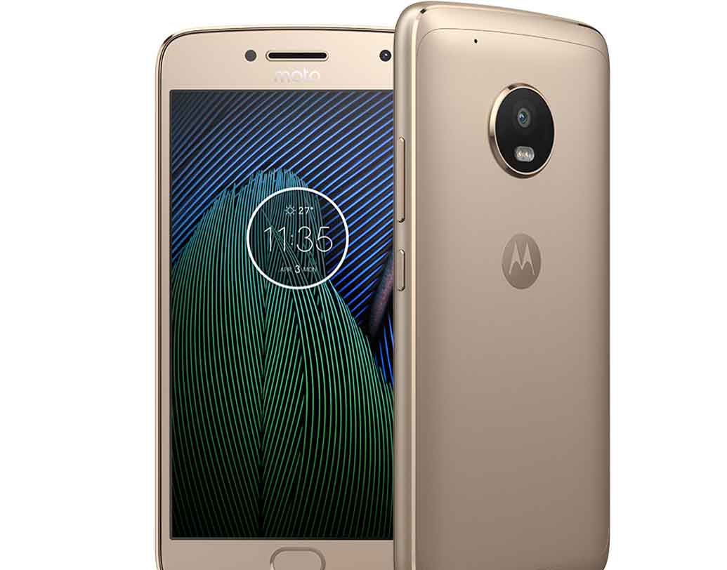 মোটো জি৫ প্লাস: দাম কমে ১৫ হাজারের মধ্যে চলে এসেছে এই মোবাইলটিও। ৫ ও ১২ মেগাপিক্সেল ফ্রন্ট ও ব্যাক ক্যামেরা, ৪ জিবি র‌্যাম, ৩২ জিবি স্টোরেজের এই মোবাইলের এক মাত্র সমস্যা বেশি ব্যবহারে গরম হয়ে যাওয়া।