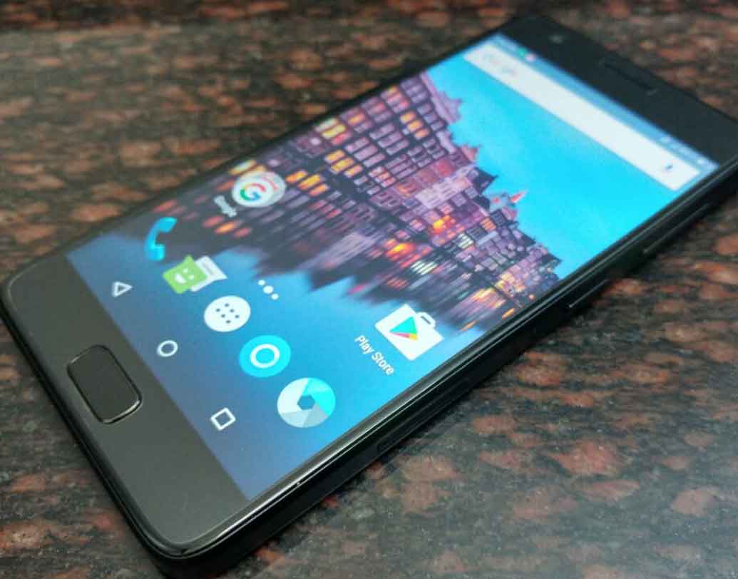 লেনোভো জেড ২ প্লাস: ৫ ইঞ্চি এইচডি ডিসপ্লের এই মোবাইলে ক্যামেরার মান খুব একটা ভাল না হলেও এর দাম ১০ হাজারের নীচে।