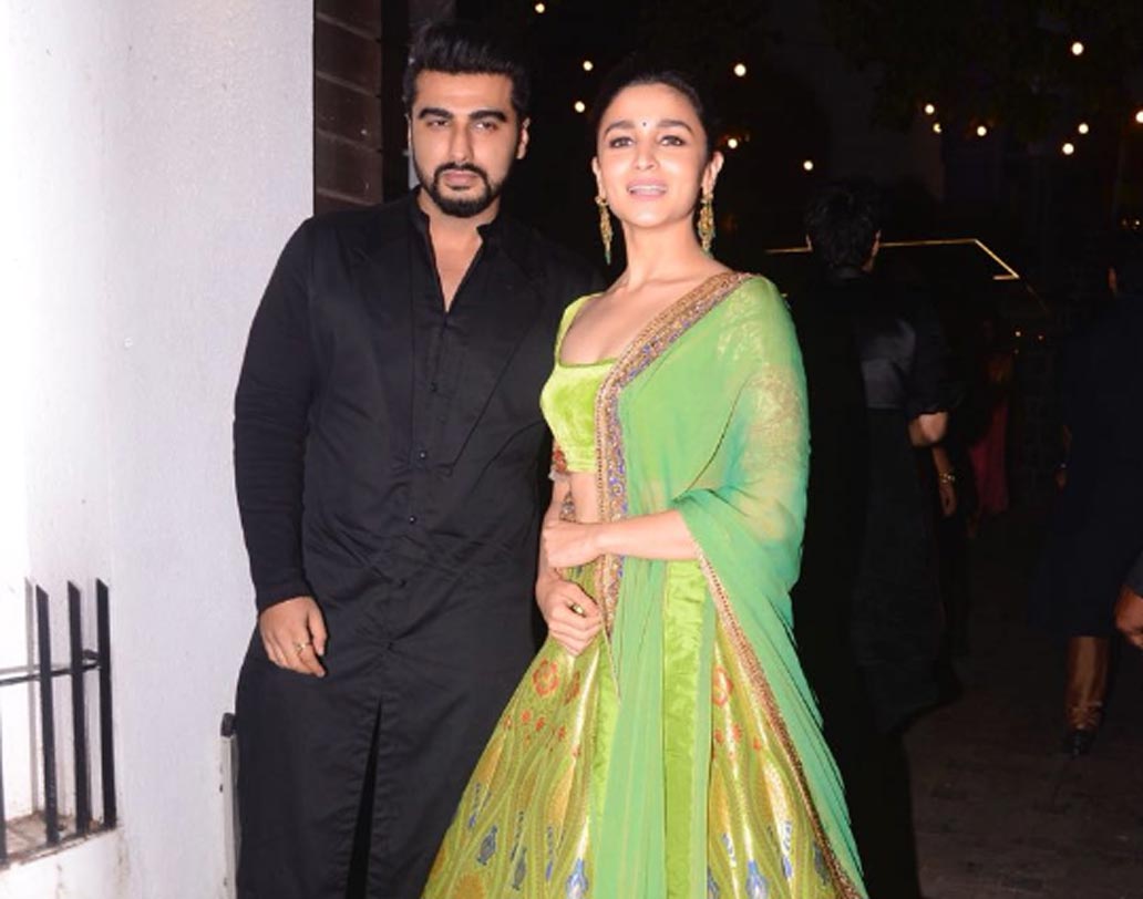 দেওয়ালির সাজে এই ছবি পোস্ট করেছেন আলিয়া ও অর্জুন।