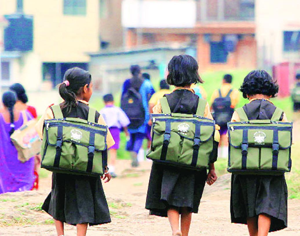 বোর্ডের তরফে এ বিষয়ে ক্ষমা চেয়ে নেওয়া হয়।