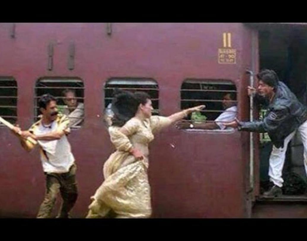 সিমরনের পিছনে যদি ডান্ডা উঁচিয়ে গুন্ডা ধাওয়া করত? রাজকে এতবার ডাকতেই হত না। এমনিতেই পড়িমড়ি করে দৌড়ে ট্রেনে উঠে যেত সিমরন।