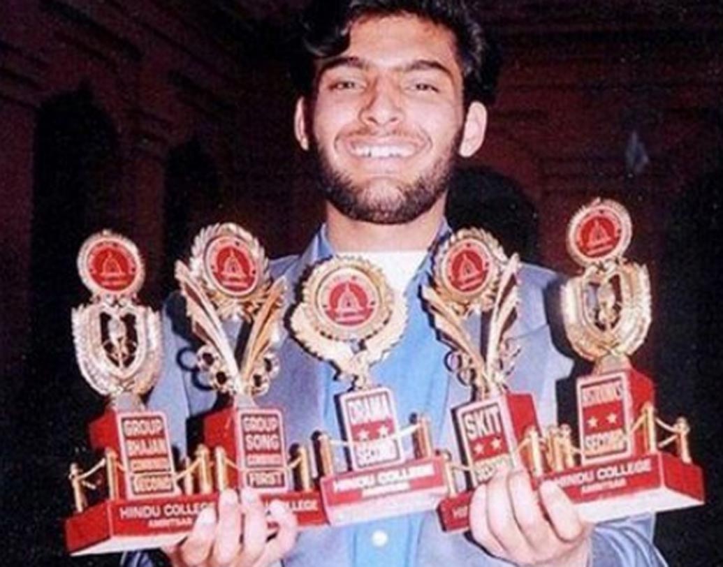 অমৃতসরেই স্কুল এবং কলেজ জীবন কাটিয়েছেন কপিল।