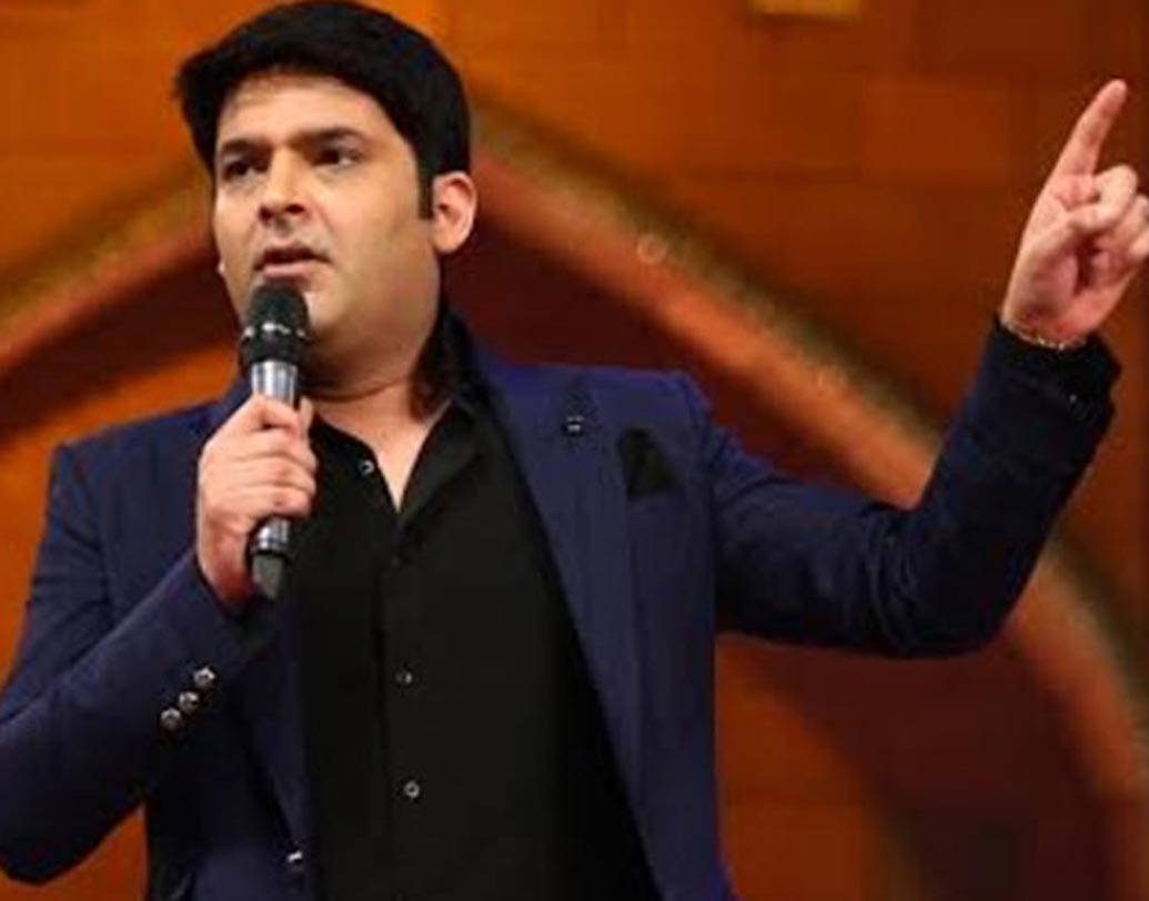 ‘স্টার ইয়া রকস্টার’ নামে একটি রিয়্যালিটি শোয়ে অংশ নিয়েছিলেন কপিল। সেই রিয়্যালিটি শোয়ে কপিলের পারফরম্যান্স দেখে খুশি হয়ে টুইট করেছিলেন লতা মঙ্গেশকর।