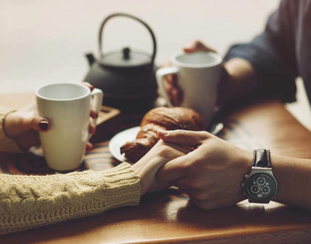 ‘‘আজকের চা’টা কিন্তু আমিই বানাবো!’’ একবার বলেই দেখুন না। প্রেমিকা হোক বা স্ত্রী একেবারে গলে জল।