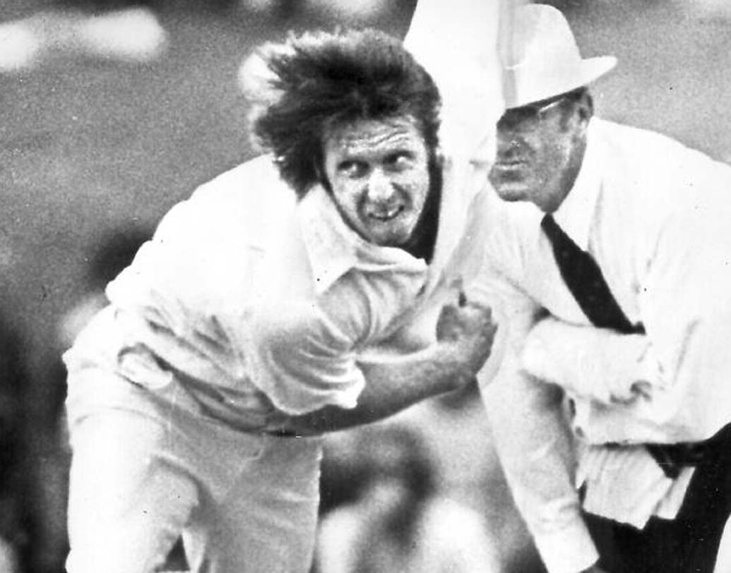 জেফ থমসন:১৯৭৫ সালে জেফের বলে চোয়াল ভেঙেছিল কিংবদন্তি ক্লাইভ লয়েডের।