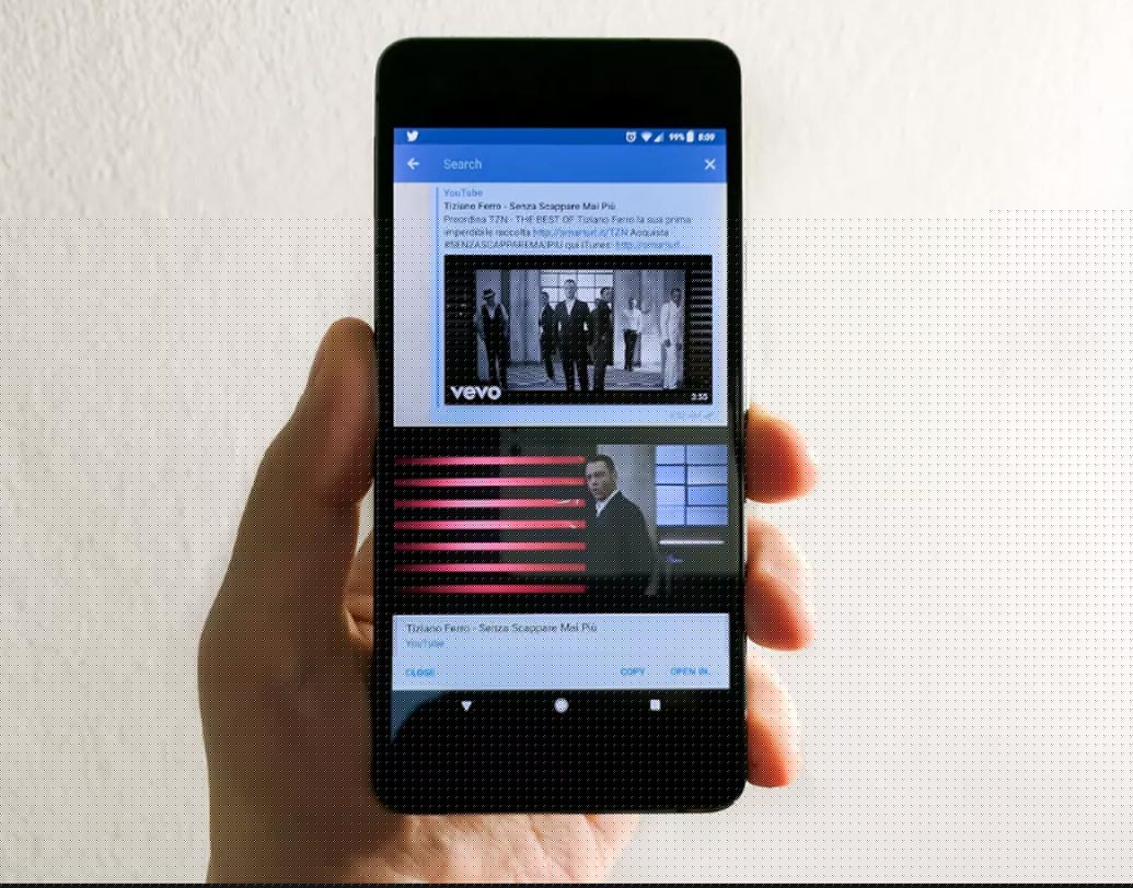 কিন্তু আইওএস ডিভাইসে জেইলব্রেকিং ছাড়া আপনার নিজস্ব অ্যাপস ইনস্টল করার জন্য আপনাকে একটি পেইড ডেভেলপার অ্যাকাউন্ট দরকার হবে এবং অ্যাপ স্টোরের মাধ্যমে আপনাকে আপনার নিজস্ব অ্যাপসটি ডিভাইসে ইনস্টল করতে হবে।