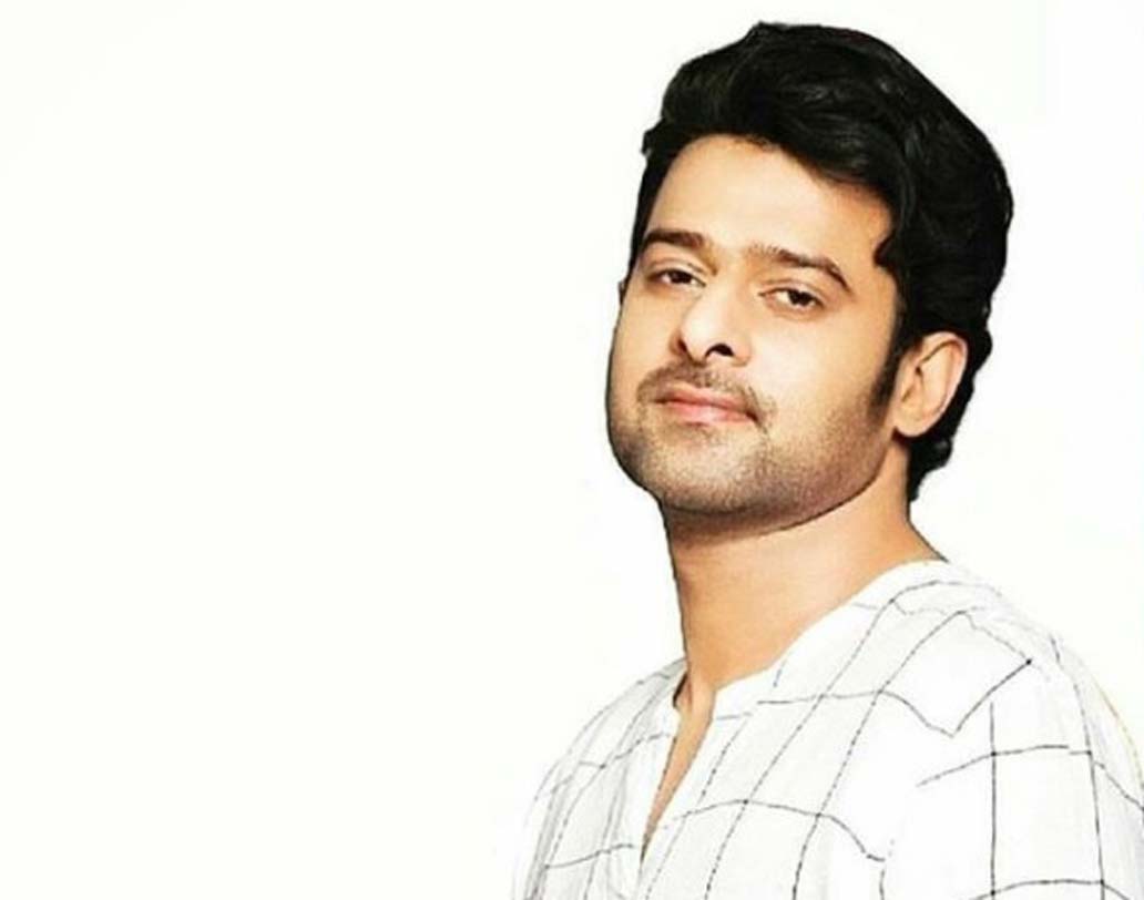 তেলুগু অভিনেতা হলেও বলিউডের ছবি খুবই পছন্দ প্রভাসের। ‘মু্ন্নাভাই এমবিবিএস’, ‘থ্রি ইডিয়টস’ নাকি প্রায় ২০ বার করে দেখেছেন তিনি।