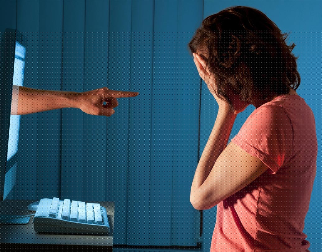 আপনার বাবা, মা কি সব সময় আপনার দোষ ধরেন? আগের করা ভুল বার বার মনে করিয়ে দিয়ে সমালোচনা করেন?