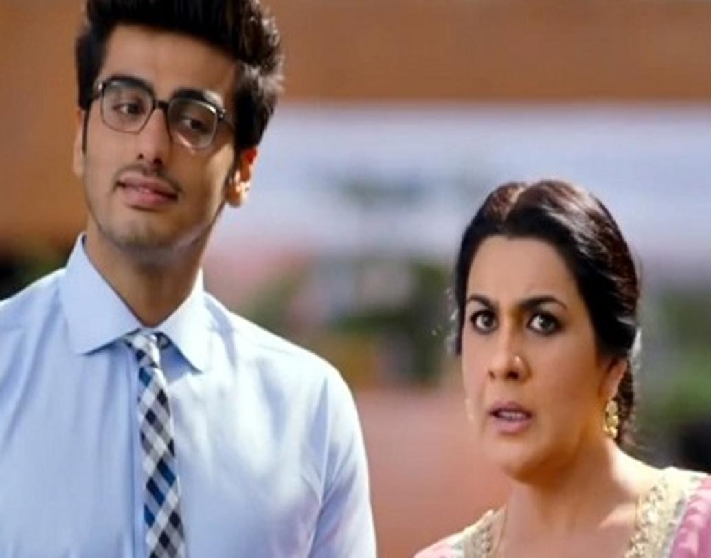 আমরা সবাই আলাদা। কেউ কারও মতো নই। কিন্তু অনেক শাশুড়িই ছেলের বউকে নিজেরে থেকে কোনও বিষয়ে বেশি দক্ষ বা উন্নত মানতে পারেন না। সব সময়ই নিজের সঙ্গে তুলনা করতে ও অপমান করতে উদ্যত হন তারা।