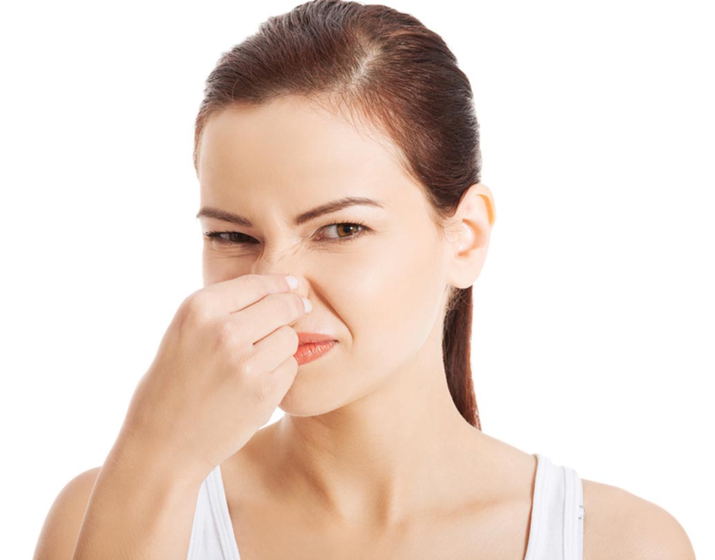 কিডনি বা লিভারের সমস্যা থাকলেও গায়ে দুর্গন্ধ হতে পারে। দেহের বর্জ্য পদার্থ বার করে দিতে মুখ্য ভূমিকা নেয় কিডনি ও লিভার। কিডনি ও লিভার ঠিক মতো কাজ না করলে রক্তে ও পরিপাক যন্ত্রে টক্সিন জমতে থাকে। যার থেকে দেহে দুর্গন্ধ হয়।