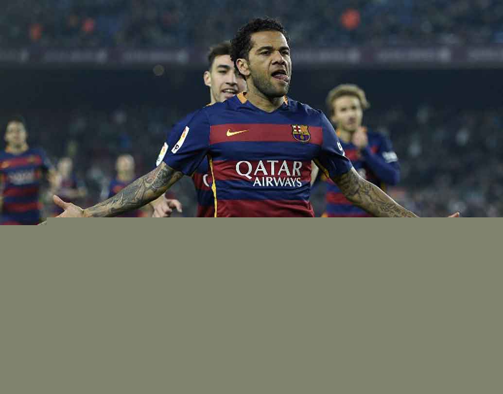 ড্যানি আলভেজ: বার্সেলোনার আধিকারিকদের অব্যবস্থাকেই বার্সেলোনা ছাড়ার কারণ হিসেব তুলে ধরেছিলেন ড্যানি। এবিসি-কে দেওয়া সাক্ষাৎকারে তিনি বলেন, “আমি ভালবাসা পেতে চেয়েছিলাম। সেটা না পেয়েই বার্সা ছেড়েছি।”