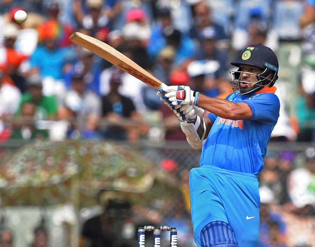 শিখর ধবন: ওপেনিং জুটিতে কোনও পরিবর্তনের ভাবনা নেই বলেই খবর ভারতীয় দল সূত্রে। ফলে দ্বিতীয় ম্যাচও রোহিতের সঙ্গে ওপেন করবেন ধবন।