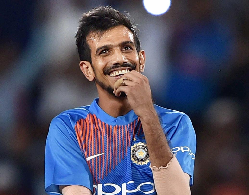 যুজবেন্দ্র চাহাল: কুলদীপের সঙ্গে চাহালের জুটি বারবার ত্রাস হয়ে দেখা দিয়েছে বিপক্ষ ব্যাটসম্যানদের জন্য। ফলে চাহালকেও রেখেই দল নামানোর কথা ভাবছে ভারতীয় ম্যানেজম্যান্ট।