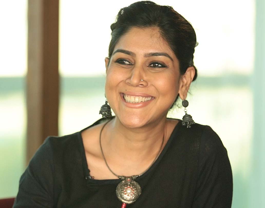 অভিনেত্রী সাক্ষী তনওয়ারও হিন্দি ধারাবাহিকের জগতে অত্যন্ত জনপ্রিয় মুখ। দূরদর্শনে সঞ্চালক হিসেবে কাজ শুরু করেছিলেন তিনি। ‘কহানি ঘর ঘর কি’র পার্বতী (সাক্ষী) ইন্ডিয়ান টেলি অ্যাওয়ার্ডসে সেরা অভিনেত্রীও হয়েছেন। সাক্ষী প্রতি এপিসোডে অভিনয় করতে ৮০ হাজার টাকা পারিশ্রমিক নেন।