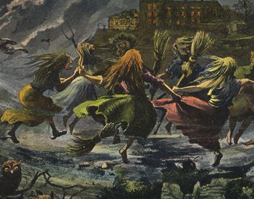 ডাইনিদের সভায় নাকি সব সময় ১৩ জন ডাইনি অংশ নয়। সেখানে এই সংখ্যা নাকি কখনওই বদলায় না। সাধারণত মাসে সাড়ে ২৯ দিনে নতুন চাঁদের দেখা মেলে। একে বলা হয় চান্দ্রমাস। আর ১৩টি চান্দ্রমাসের সঙ্গে ডাইনিদের গভীর সম্পর্ক রয়েছে।