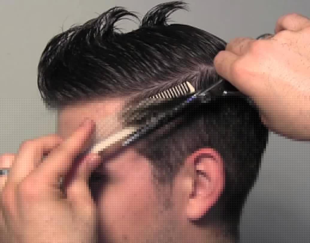 এমন বলা হয় যে, যে শুক্রবারে ১৩ তারিখ হয়, সেই দিনে চুল কাটতে নেই, কোনও সমাধির পাশ দিয়ে যেতে নেই। এমনকী মইয়ের নীচে যাওয়া যাবে না।