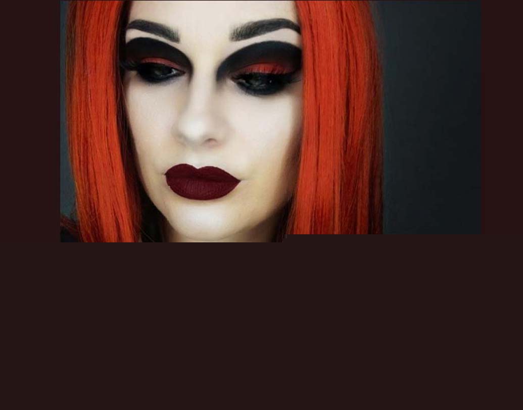 দ্য লেডি ফ্রম দ্য ফিফথ এলিমেন্ট: অস্ট্রিয়াতে ৩০ অক্টোবর থেকে ৮ নভেম্বর টানা এক সপ্তাহ অল সোলস উইক পালন করেন অস্ট্রিয়াবাসী। একে বলা হয় সেলিনোচে। গোটা পরিবার প্রিয়জনদের সমাধিক্ষেত্রে শ্রদ্ধা জানান এই দিন। চড়া মেকআপে নিজেকে আরও ভূতুড়ে করে তুলুন ওই দিন।