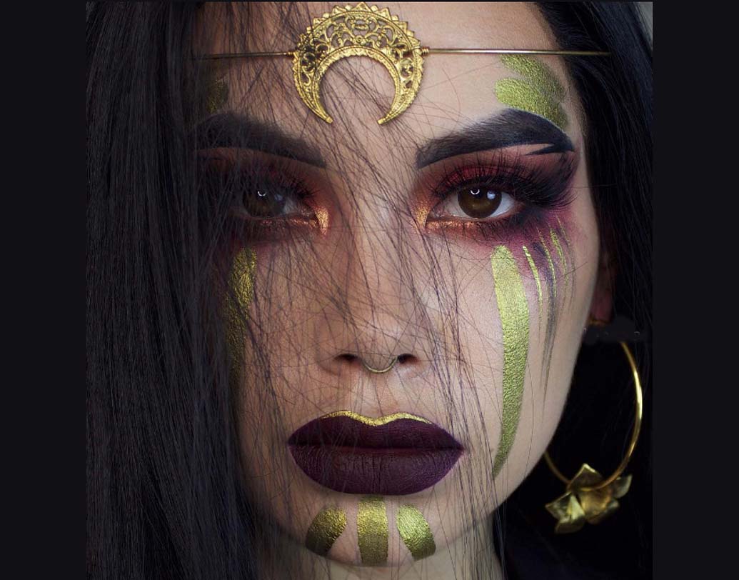 মেটালিক মেহেম: হ্যালোউইনে নিজেকে দিতে পারেন একটু অন্য লুক। ঠিক এই ভাবে। দেখুন তো পারেন কি না?