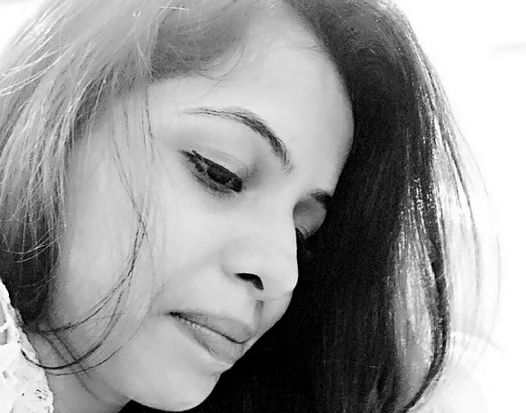 পূজা মাকি কোনও কমেন্ট পড়েন না। কোনও বিরূপ মন্তব্য থেকে শতহস্ত দূরে থাকেন।