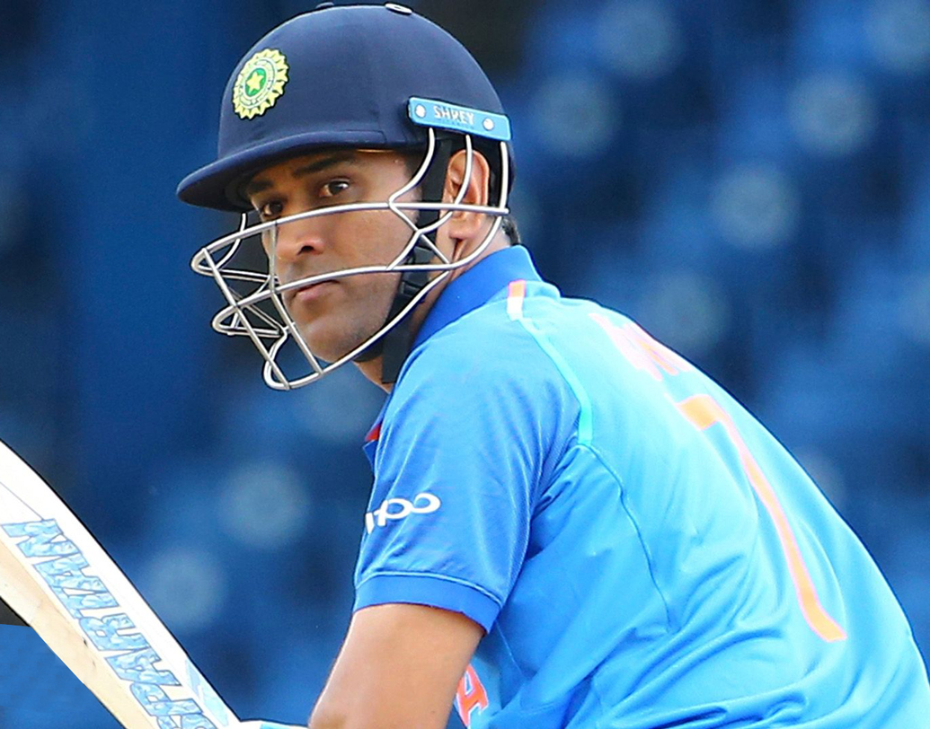 মহেন্দ্র সিংহ ধোনি: অধিনায়কত্ব ছেড়ে এখন অনেক বেশি খোলা মনের ধোনিকে আমরা মাঠে দেখতে পাই। জীবনের শেষ বিশ্বকাপে ৪ নম্বরে কি আমরা সেই পুরনো ধোনিকে দেখতে পাব?