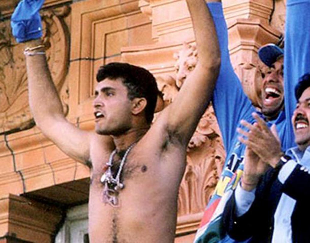 সম্মানসূচক কিছু শব্দ যেমন ‘জি’, ‘মাতা’, ‘জয়’-এর যেমন দেখা মিলবে অভিধানে, তেমনি ‘চামচা’, ‘দাদাগিরি’রও দেখা মিলবে অভিধানে।