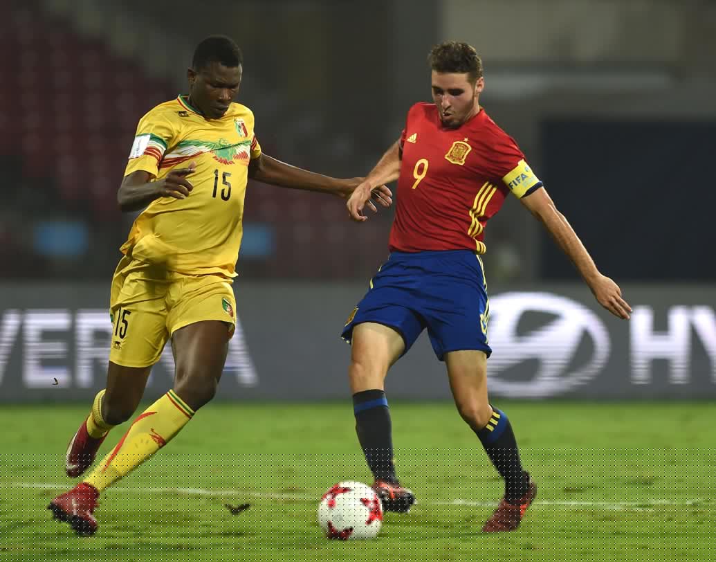 আবেল রুইজ (স্ট্রাইকার, অধিনায়ক): স্পেন অধিনায়ক রুইজ না ইংল্যান্ডের ব্রিউস্টার। কে হবে শনিবারের ম্যাচের নায়ক? সে দিকেই তাকিয়ে দুনিয়া। এই যুব বিশ্বকাপে ৬টা গোল রয়েছে রুইজের খাতায়।