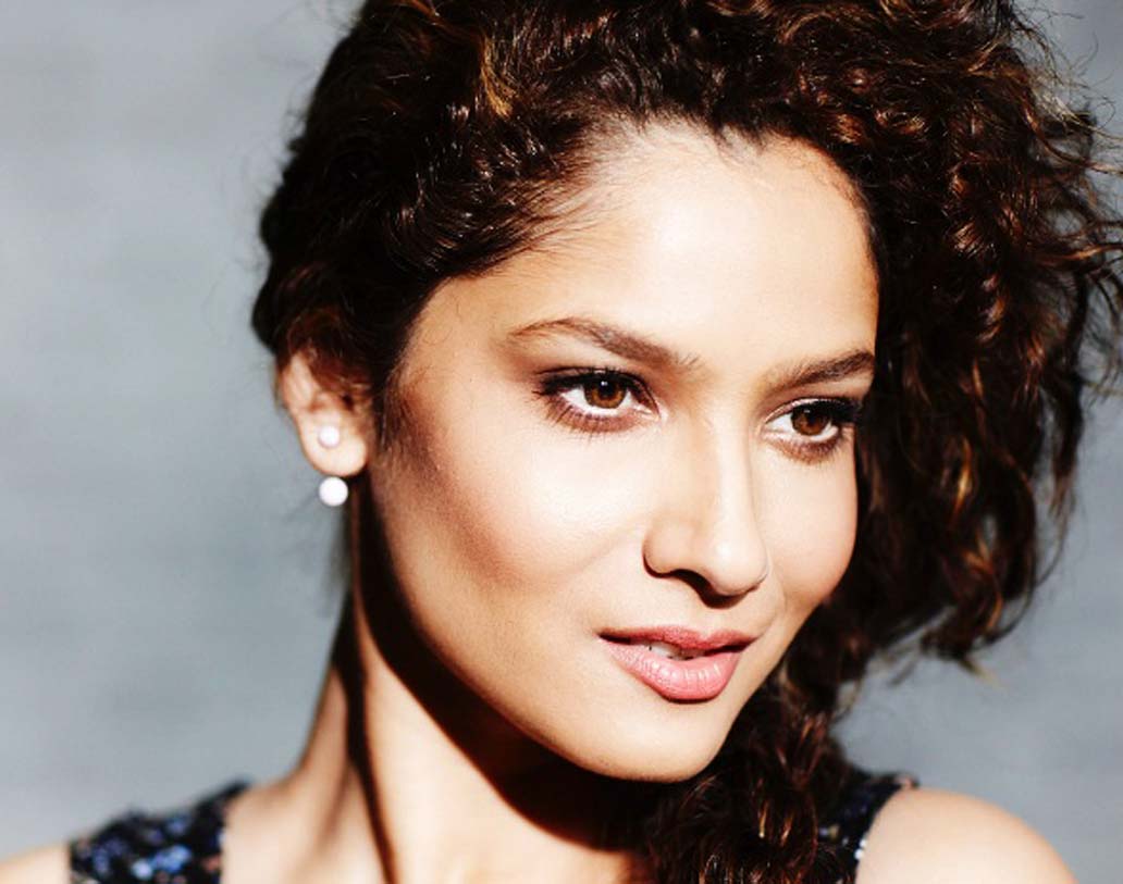 খুল্লমখুল্লা তাঁদের সম্পর্কের কথা স্বীকারও করেছিলেন তাঁরা। তবে সে সুখের দিন বেশি দিন টেকেনি। ২০১৫-র শেষ দিকে সম্পর্ক ভেঙে যায় তাঁদের।