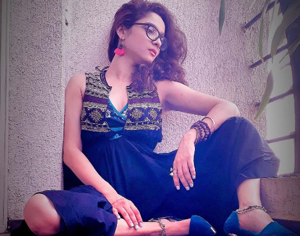 সুশান্ত সিংহ রাজপুত শুরু করেছেন তাঁর বলিউড কেরিয়ার। অন্যদিকে, ব্রেক-আপের পর নিজেকে এক জন গ্ল্যামারাস ‘ডিভা’ রূপেই প্রকাশ্যে এনেছেন অভিনেত্রী।