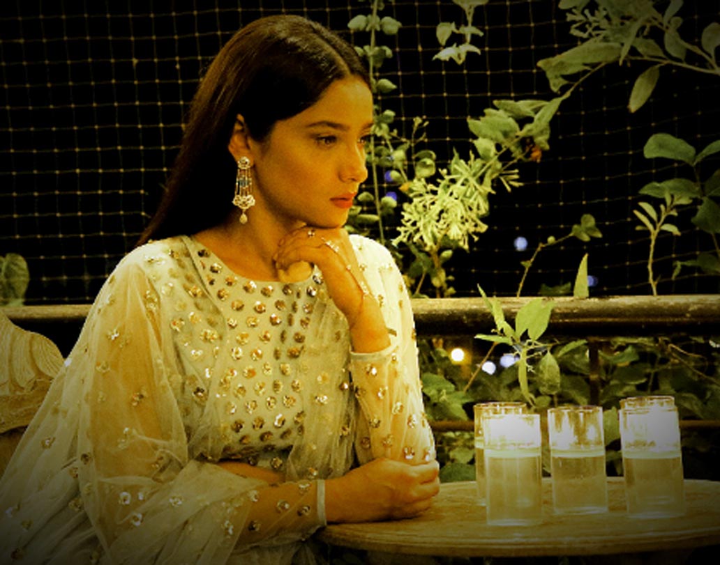 অঙ্কিতার ইনস্টাগ্রাম অ্যালবামে চোখ রাখলে অবশ্য তেমন ইঙ্গিতই মেলে। ইন্ডাস্ট্রি সূত্রে খবর, চুটিয়ে অভিনয়ের পাশাপাশি ফোটোশুট এবং মডেলিংয়েও মন দিয়েছেন অঙ্কিতা।