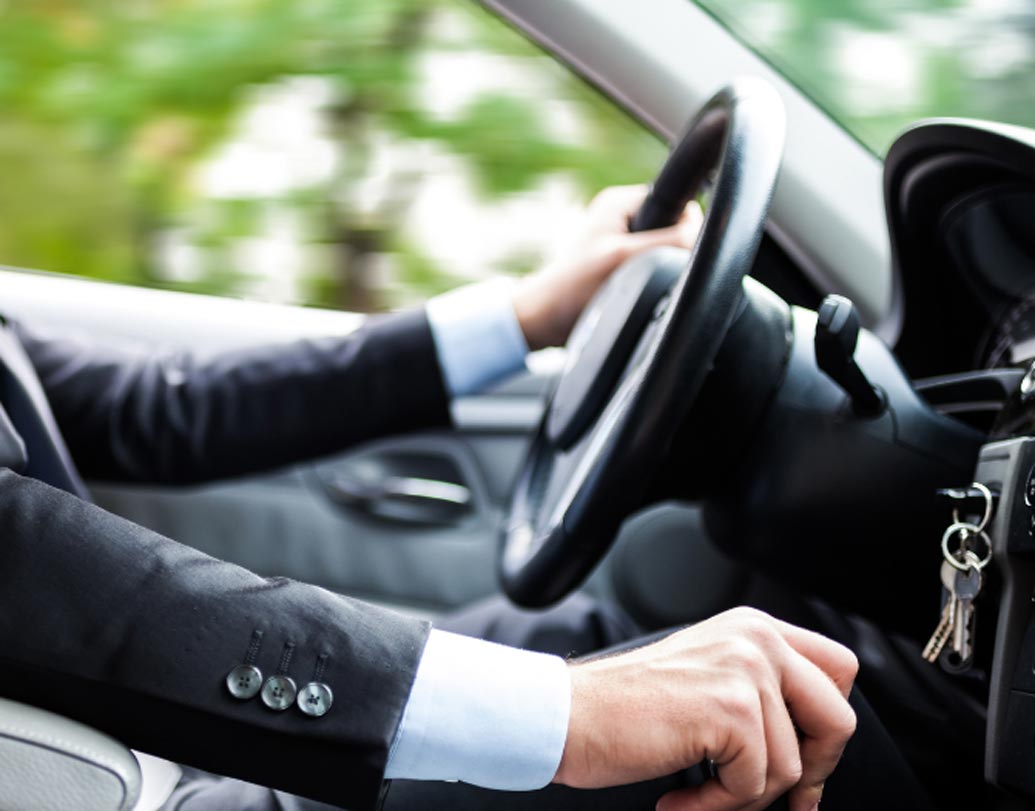 এ ছাড়া ড্রাইভিং লাইসেন্স দেখালেও বিমানবন্দরে ঢোকার অনুমতি পাওয়া যায়।