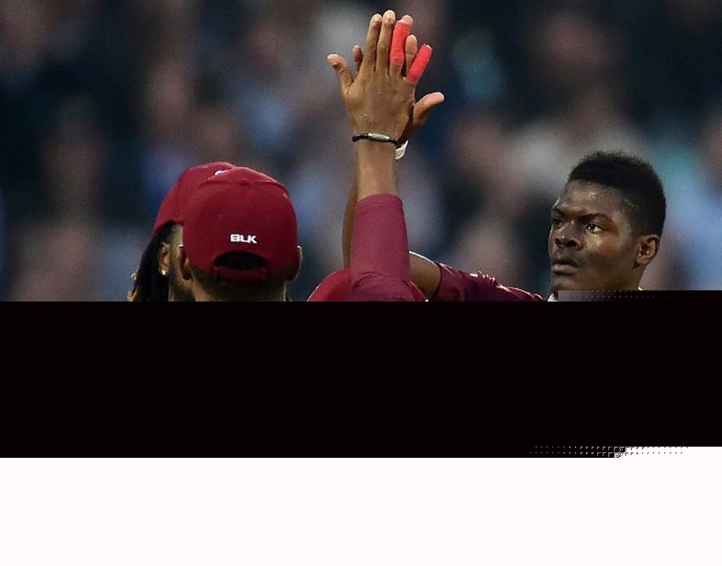 ওয়েস্ট ইন্ডিজ: ক্রিস গেইল, কিরণ পোলার্ড, জেসন হোল্ডারদের মত গ্রেড-এ ক্রিকেটারদের বার্ষিক আয় এক লক্ষ ৬০ হাজার ডলার।