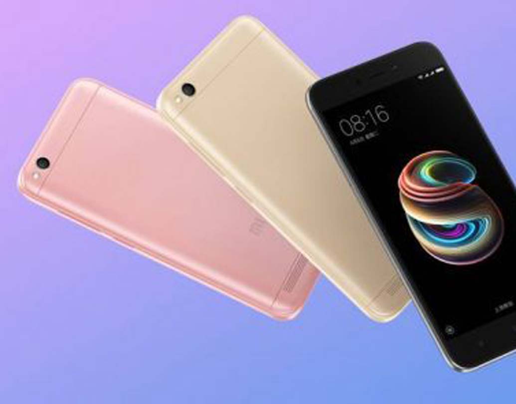 এক্সপেরিয়া আর ওয়ান প্লাসে রয়েছে ৩ জিবি র্যা।ম ও কোয়ালকম স্ন্যাপড্রাগন ৪৩০ চিপসেট। এ দিকে আর ওয়ানে ২ জিবি র্যা।ম রয়েছে। তা ছাড়া কোয়ালকমের স্ন্যাপড্রাগন ৪৩০ প্রসেসর ব্যবহার করা হয়েছে।