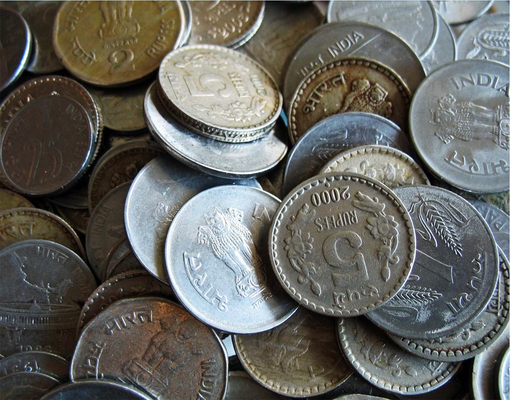 ক্রোমেটোফোবিয়া: এটা খুবই অদ্ভুত এক ফোবিয়া। অর্থের মূল্য সকলেই বোঝে। ধনী হতেও সকলেই চায়। কিন্তু কিছু মানুষ রয়েছেন যারা টাক, পয়সা দেখলেই ভয় পান। এদের কাছে টাকা, পয়সা নাড়াচাড়া করার চাইতে অর্থহীন, গৃহহীন থাকাও শ্রেয়।