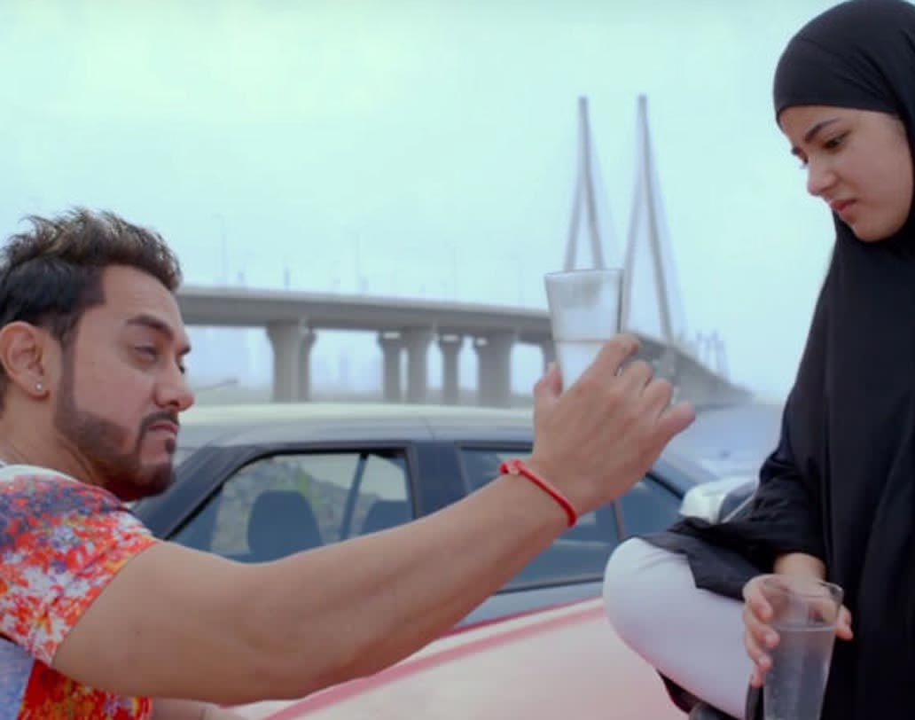 আমির খানের এ বছরের প্রথম ছবি। ‘সিক্রেট সুপারস্টার’ নিয়ে এখনই দর্শকদের মধ্যে উন্মাদনা তৈরি হয়েছে। ছবিতে ‘দঙ্গল’ খ্যাত জাইরা ওয়াসিমকেও দেখা যাবে। ছবি মুক্তি ৬ অক্টোবর।