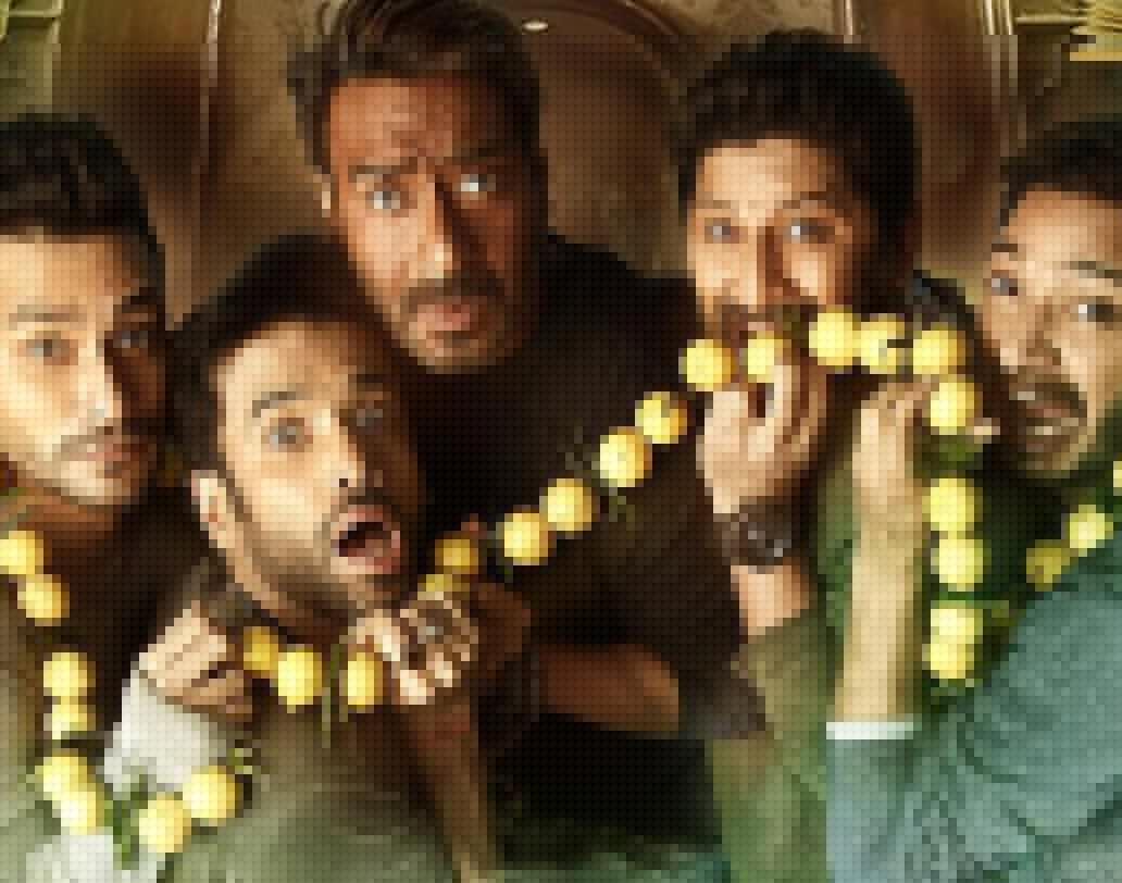 এ বার ভূতের খপ্পরে অজয় দেবগণরা। রয়েছেন তব্বু, পরিণীতি চোপড়া এবং পুরনো গোলমাল টিম। রোহিত শেট্টির ‘গোলমাল এগেন’ হাসির ছবি। রিল্যাক্সেশনের জন্য দেখতে যেতেই পারেন। ছবি মুক্তি ১১ অক্টোবর।