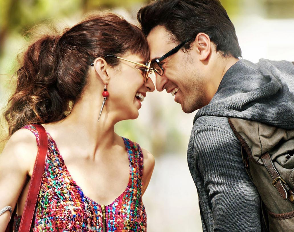 ইমরান খান ও কঙ্গনা রানাউতের রোম্যান্টিক কমেডি ছবির প্রথমে নাম রাখা হয়েছিল ‘শালি কুতিয়া’। পরে পরিচালক নিখিল আডবাণী নাম বদল করে রাখেন ‘কাট্টি বাট্টি’।