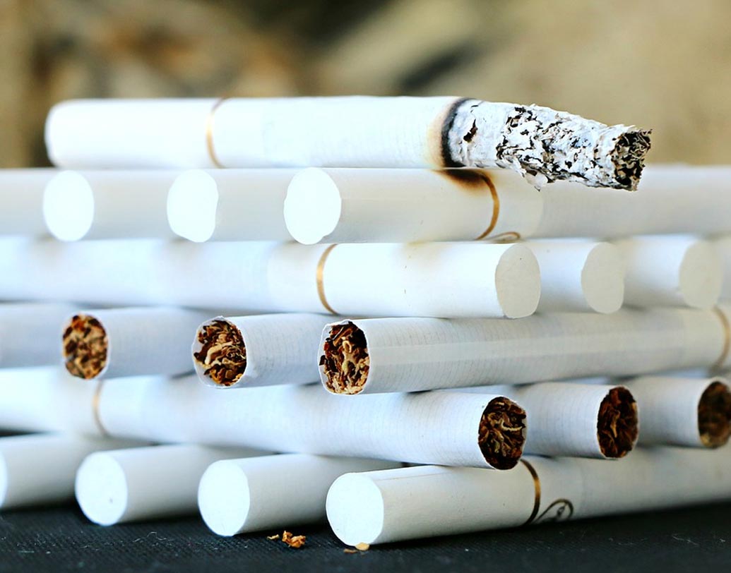 ধূমপান অন্যান্য অনেক অসুখের সঙ্গে সঙ্গে স্ট্রোকের ঝুকিও বাড়ায়।