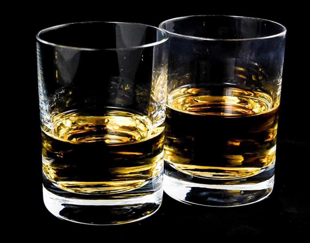 নিয়মিত অতিরিক্ত মদ্যপানে স্ট্রোকের ঝুঁকি বাড়ে।