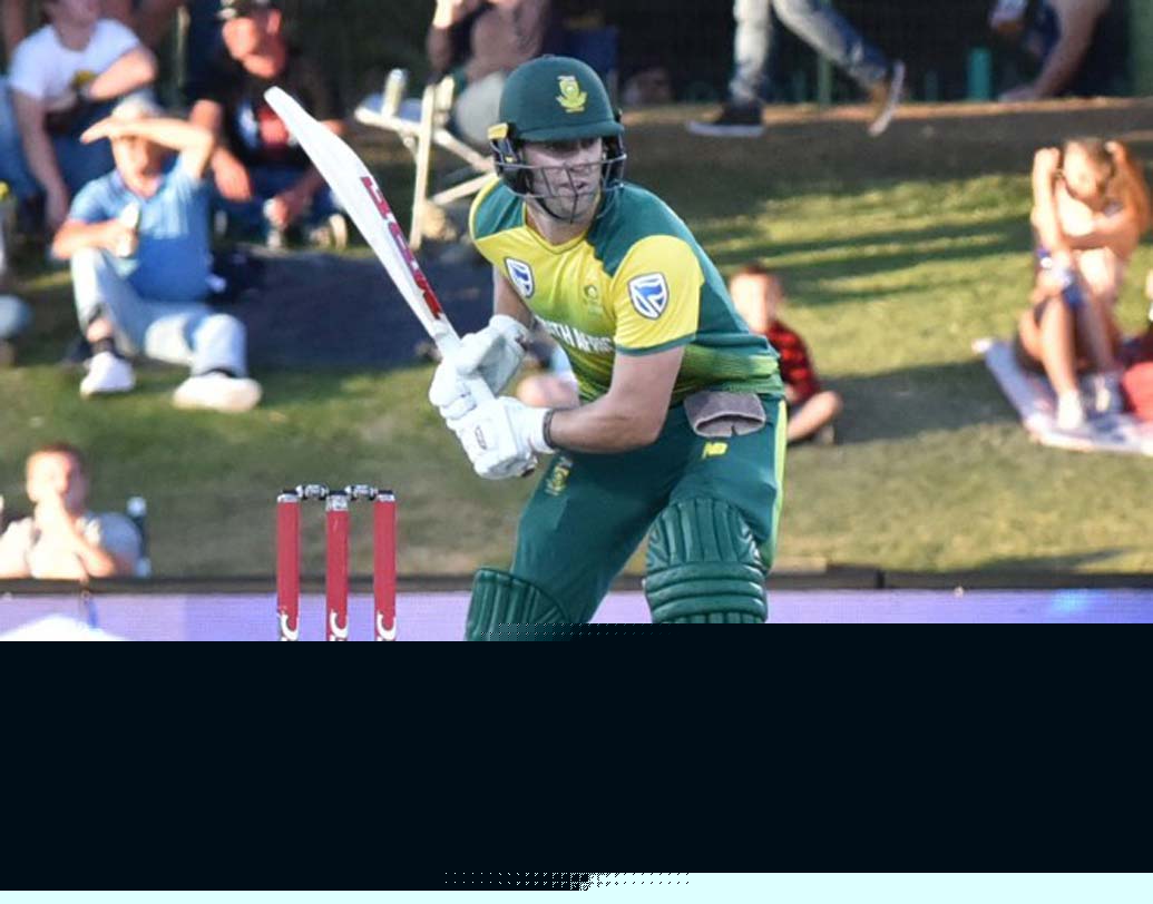 এবি ডেভিলিয়ার্স: ২২৫টি এক দিনের আম্তর্জাতিক ম্যাচে এবির রান ৯৫১৫।