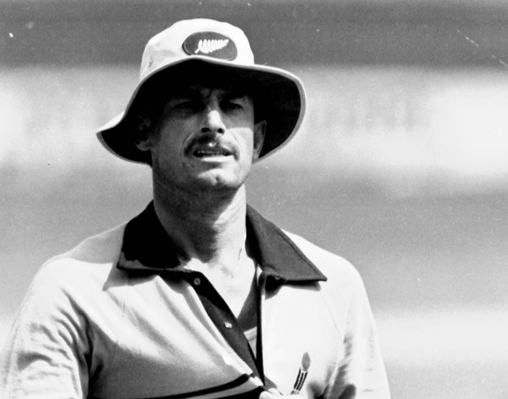 রিচার্ড হ্যাডলি: ১১৫টি ওয়ান ডে ম্যাচে হ্যাডলির রান ১৭৫১ এবং উইকেট ১৫৮টি।