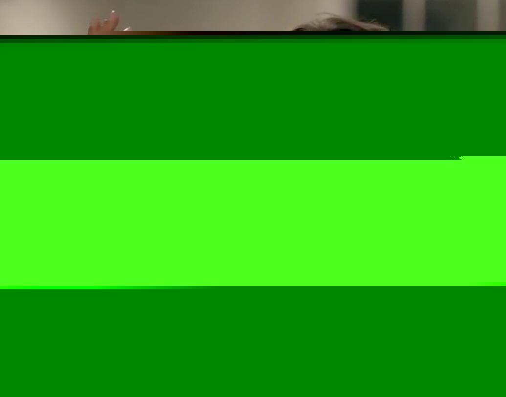 ‘‘মিস লাভলির শুটিংয়ের সময় নিউ ইয়র্ক থেকে সুজান মুম্বইয়ে এসেছিল। ও আমার সঙ্গে থাকতেও শুরু করে। শুটিং ফ্লোরেও যাতায়াত ছিল ওর।’’