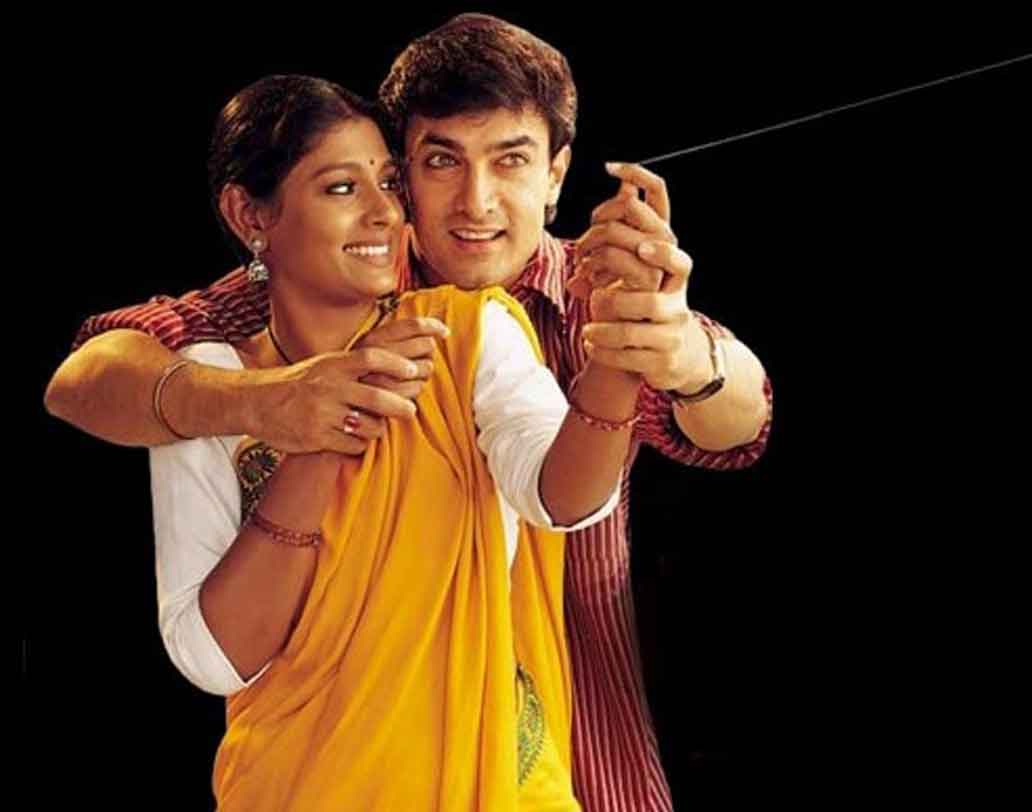 পাকিস্তানি ঔপন্যাসিক বাপসি সিদওয়ার আত্মজীবনীমূলক উপন্যাস থেকে এই ছবির কাহিনি অনুপ্রাণিত। পরিচালক দীপা মেহতার এই ছবি ভারতের বাইরেও ব্যাপক সাড়া ফেলেছিল। লাহৌর নিবাসী এক আট বছরের মেয়ের চোখ দিয়ে দেশভাগের গল্প রয়েছে ‘১৯৪৭ আর্থ’ ছবিতে। অ্যাকাডেমি অ্যাওয়ার্ডসে সেরা বিদেশি ভাষায় ছবি বিভাগে মনোনীত হয়েছিল এই ছবি। বক্স অফিসে ব্যবসাও ছিল প্রায় তিন কোটি টাকা।