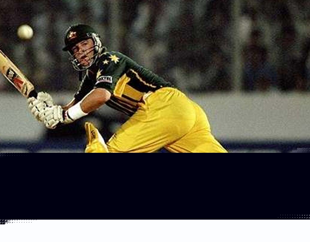 নিজের সময়ের অন্যতম সেরা ফিল্ডার মার্ক ওয় অস্ট্রেলিয়ার হয়ে ১২৮টি টেস্ট খেলেছেন। ১৯৯৩-র পর থেকে একটানা ১০৭টি টেস্ট খেলেছেন এই ব্যাটসম্যান।