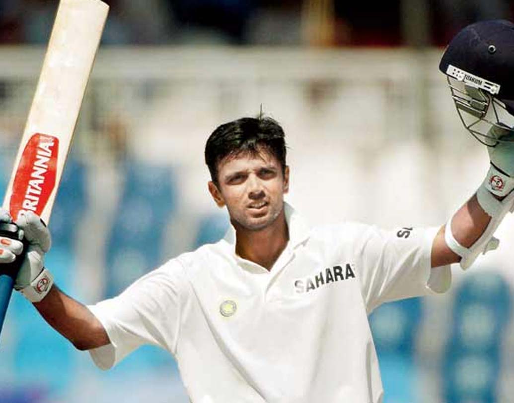 ১৬ বছরের কেরিয়ারে চোটের জন্য দীর্ঘ সময়ের জন্য মাঠের বাইরে থেকেছেন এমনটা রাহুল দ্রাবিড়ের জীবনে ঘটেনি। এক সময় তো টানা ৯৩টি টেস্ট ম্যাচ খেলেছিলেন দ্রাবিড়।