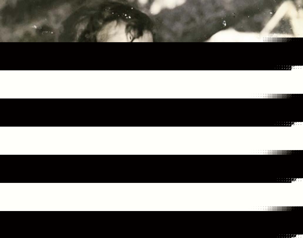 নয় মাস বয়সের এই ছবিটি কার হতে পারে? কিছুদিন আগে ইনস্টাগ্রামে ছবিটি শেয়ার করে নায়িকা লিখেছেন, ‘শেষ পর্যন্ত এই ছবির মতোই প্রাণখুলে হাসতে পারছি।’ তাহলে বুঝতেই পারছেন ছবিটি কার? ‘দিল হ্যায় কি মানতা নেহি’র সেই পূজা ভট্টের।