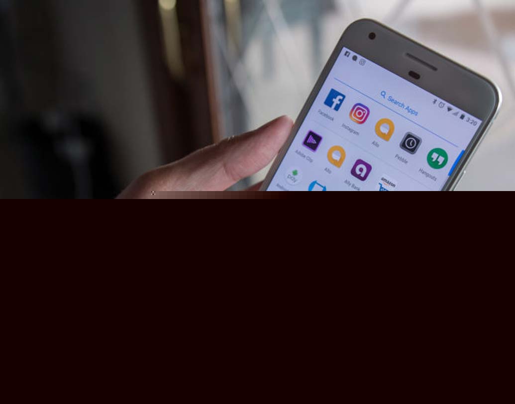 গুগ্‌ল পিক্সেল ২: পিক্সেল ২-এর নির্মাতা সংস্থা এইচটিসি। নতুন মডেলের এই স্মার্টফোনে রয়েছে ৫ ইঞ্চির ফুল এইচডি ডিসপ্লে এবং ৬৪ গিগাবাইট ইন্টারনাল মেমরি। ডিভাইসের ফ্রন্ট প্যানেলে ডুয়াল স্পিকার রয়েছে।