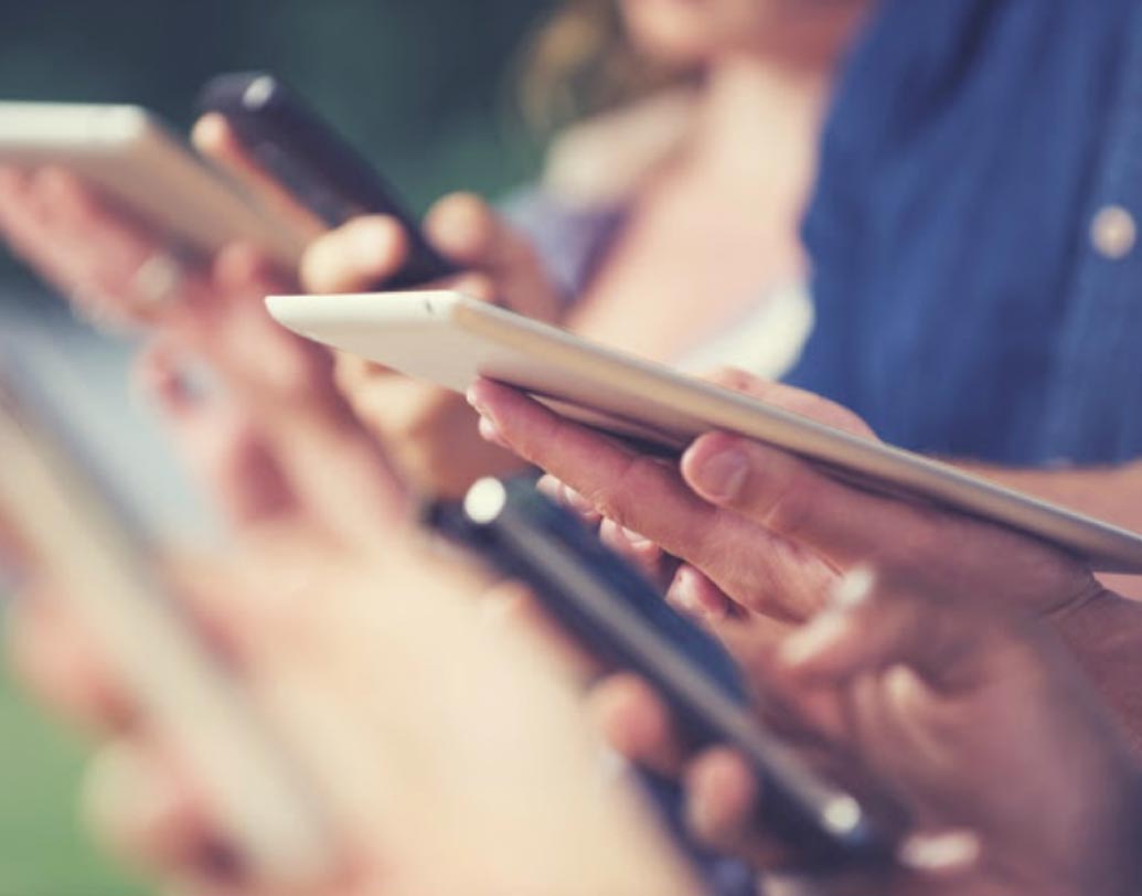 এয়ারটেলের এই প্ল্যানে ‘আনলিমিটেড ভয়েস কলিং’ বলা হলেও প্রতি দিন ৩০০ মিনিট এবং প্রতি সপ্তাহে ১২০০ মিনিট কল করা যাবে।